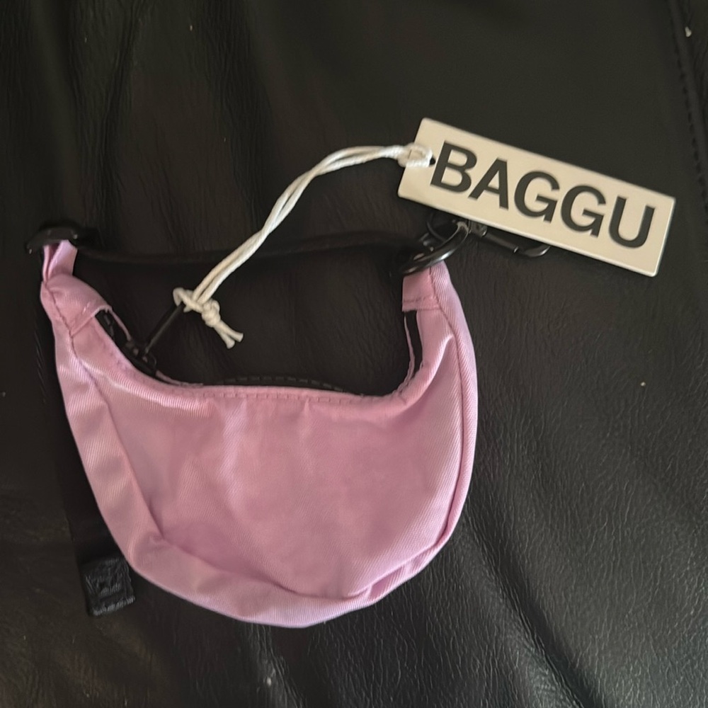Baggu's Crescent Bag Charm - #1003